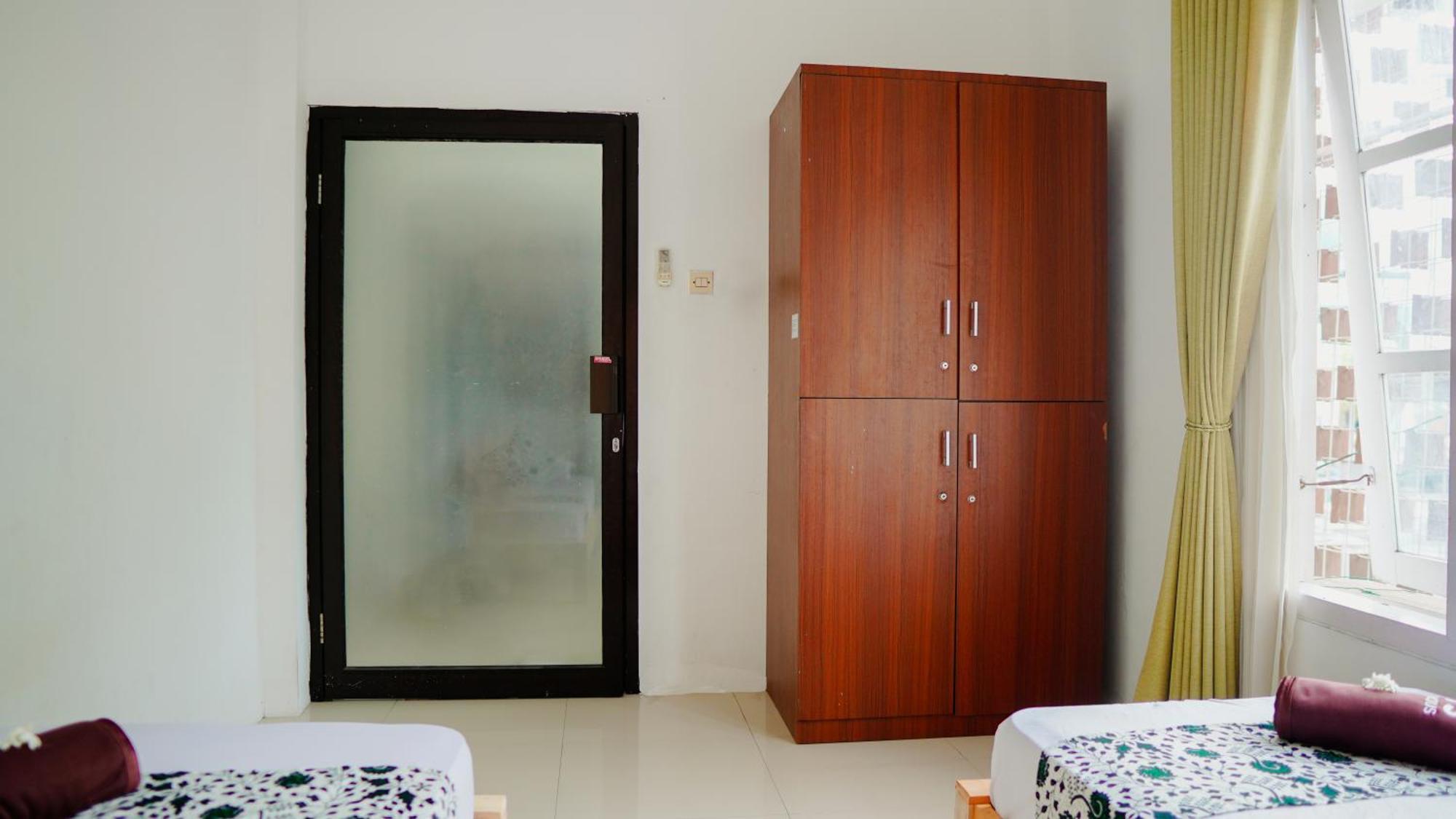 Dormitory Tourism Sritanjung Banyuwangi By Gajahsora Management Экстерьер фото