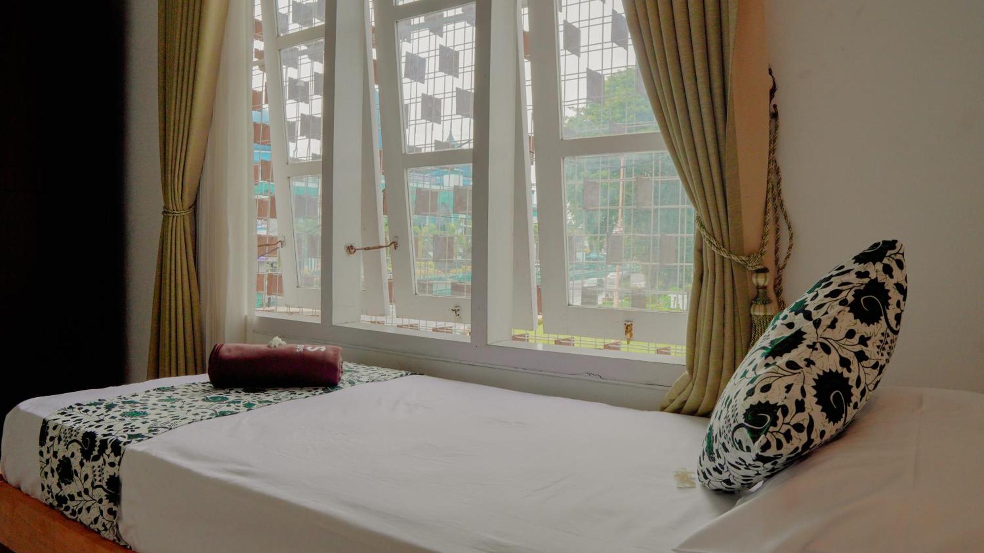Dormitory Tourism Sritanjung Banyuwangi By Gajahsora Management Экстерьер фото